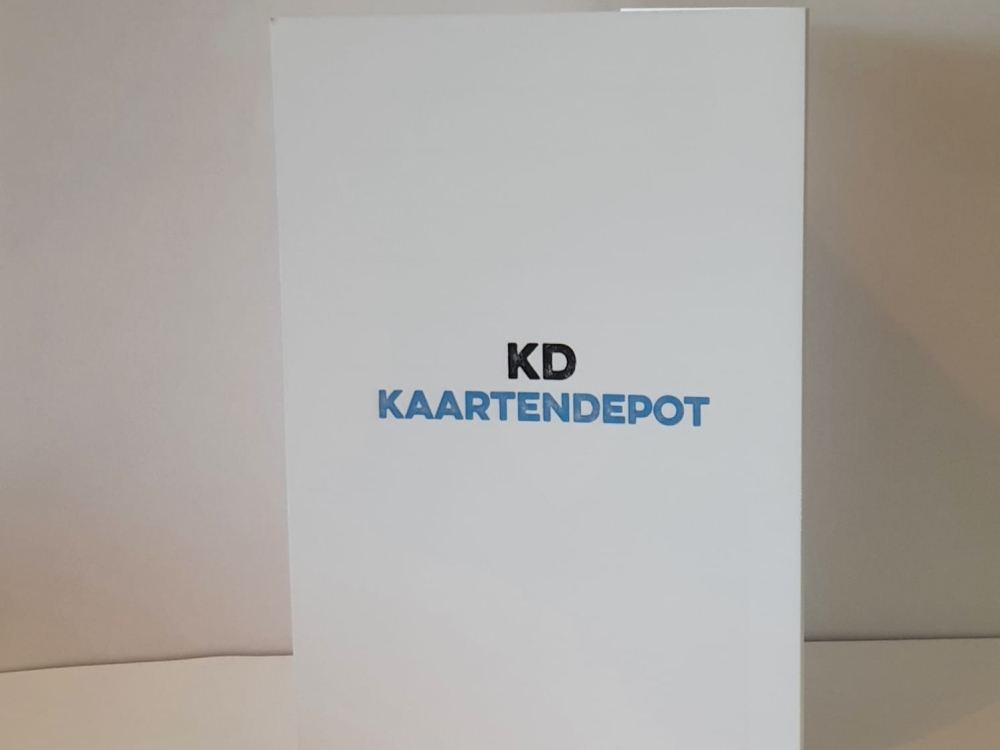 Zelfgemaakte en zelf ontworpen postkaarten